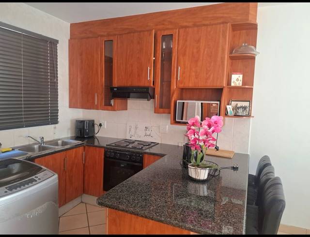 3 BEDROOM SECTIONAL TITLE FOR SALE IN GREENHILLS